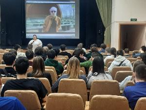 Встреча студентов со специалистом КУ «Центр СПИД» г. Сургута Встреча студентов со специалистом КУ «Центр СПИД» г. Сургута