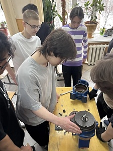 В рамках федерального проекта «Профессионалитет» в Институте нефти и технологий состоялся Единый день открытых дверей
